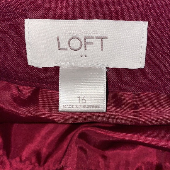 Scalloped skirt from Loft. Size 16 - Picture 2 of 2